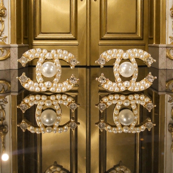 Jewelry - Gold Pearl Bling Earrings